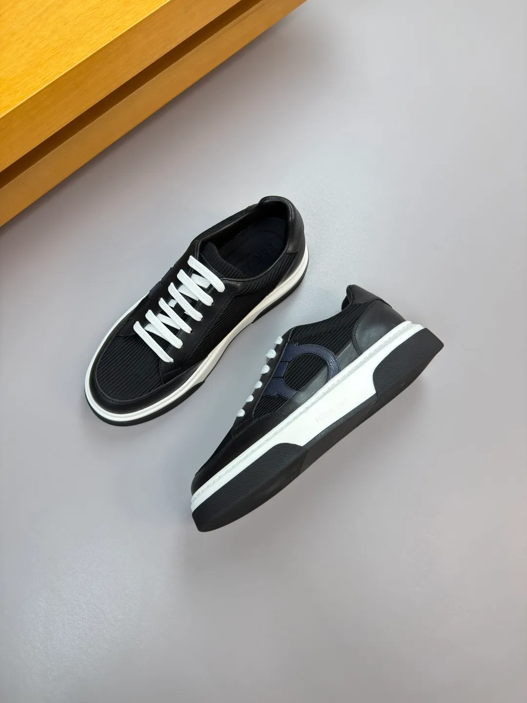 Men's men's shoes 💰420 [New style] 🏃‍♂️🏃‍♂️[ Ferragamo] Ferragamo - High-end quality original order·Casual sports shoes - Upper: 🔝Nappa calfskin, suede calfskin, shoe body. Sewing brand totem, tongue air pressure brand logo - Inner: water-dyed cowhide - Outsole: ultra-light TPU foam rubber; molded outsole -Ultra-high quality control and fine workmanship: outstanding (high-end, extravagance, grade) -Size: 38-45 (46, can be customized)
